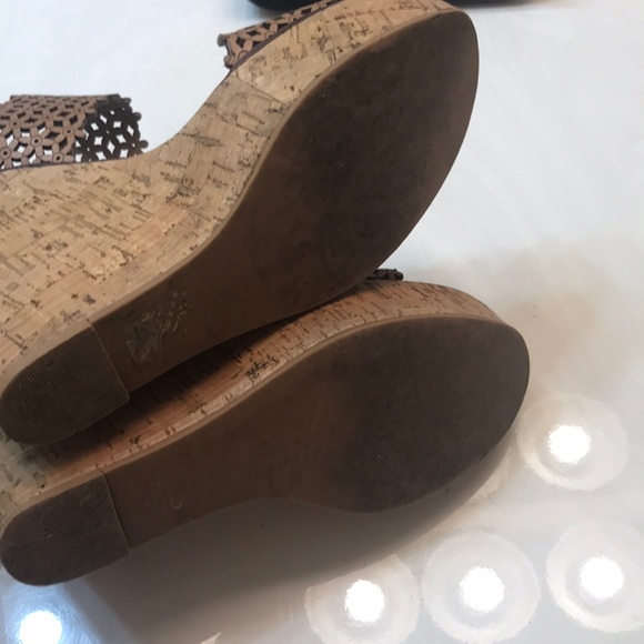 Decorative Tory Burch wedges - Picture 4 of 4